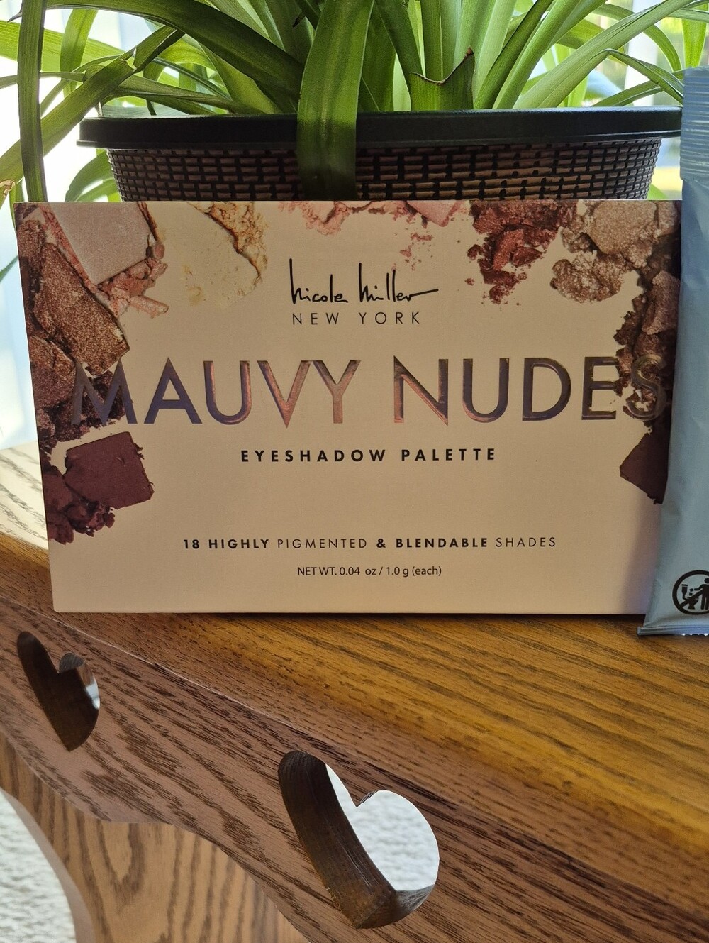 Makeup Bundle. E.L.F. sponge Trio And Setting Spray, Nicole Miller Nude Eyshadow - Picture 2 of 5